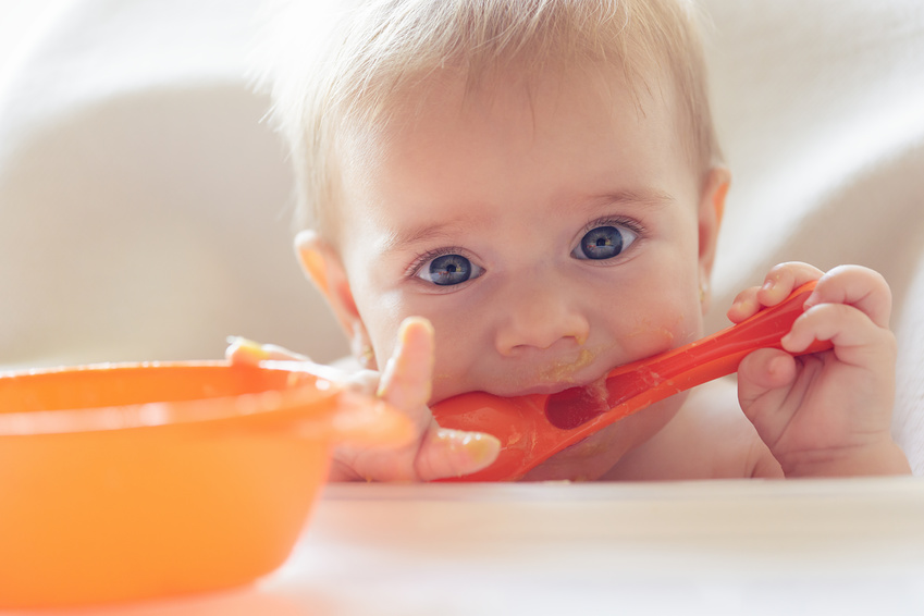 Repas et menu type pour bébé de 4 à 5 mois