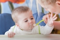 Diversification alimentaire de bébé : quand commencer ?