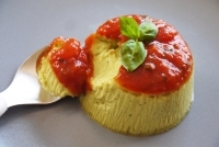 Flan de courgettes au basilic à la sauce tomate pour bébé